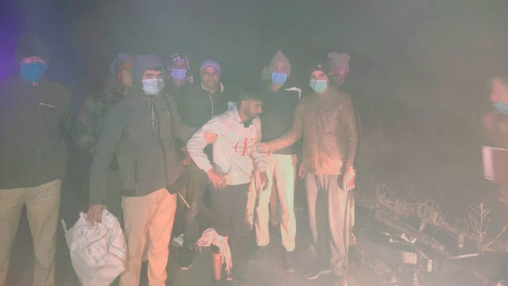 Encounter with a crook who escaped from police custody, injured due to bullet