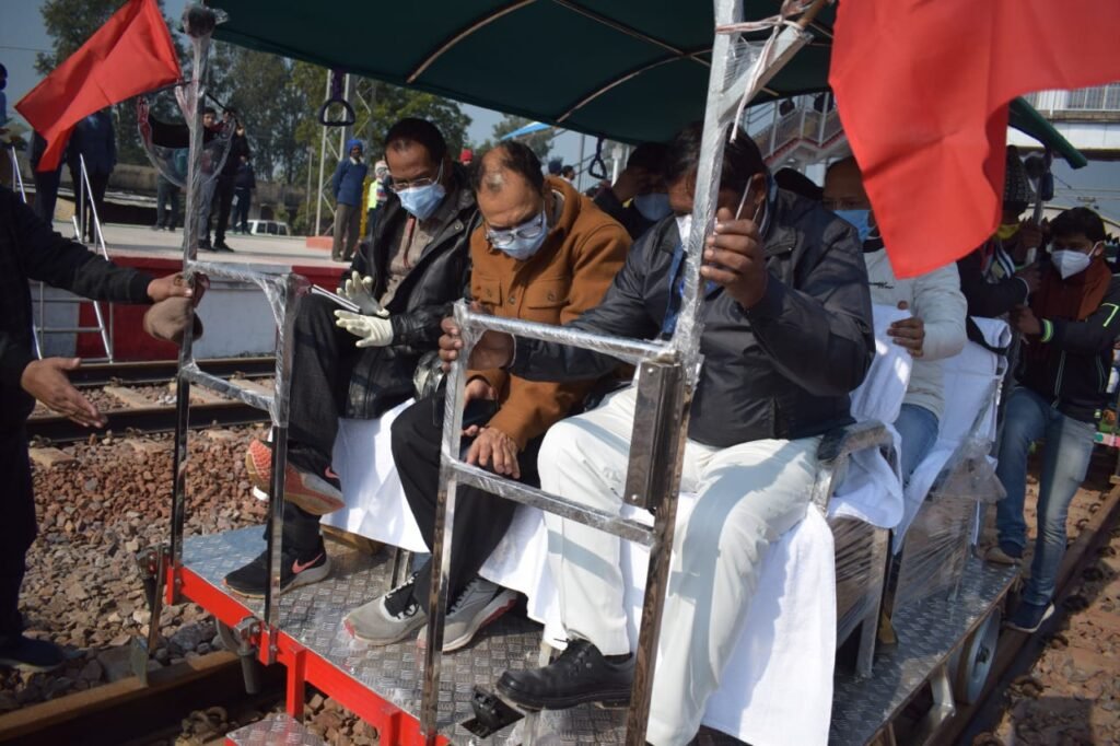 Fourth rail line between Chhatteshwar-Bhuteshwar got the green signal, the journey between Delhi-Mathura became easy