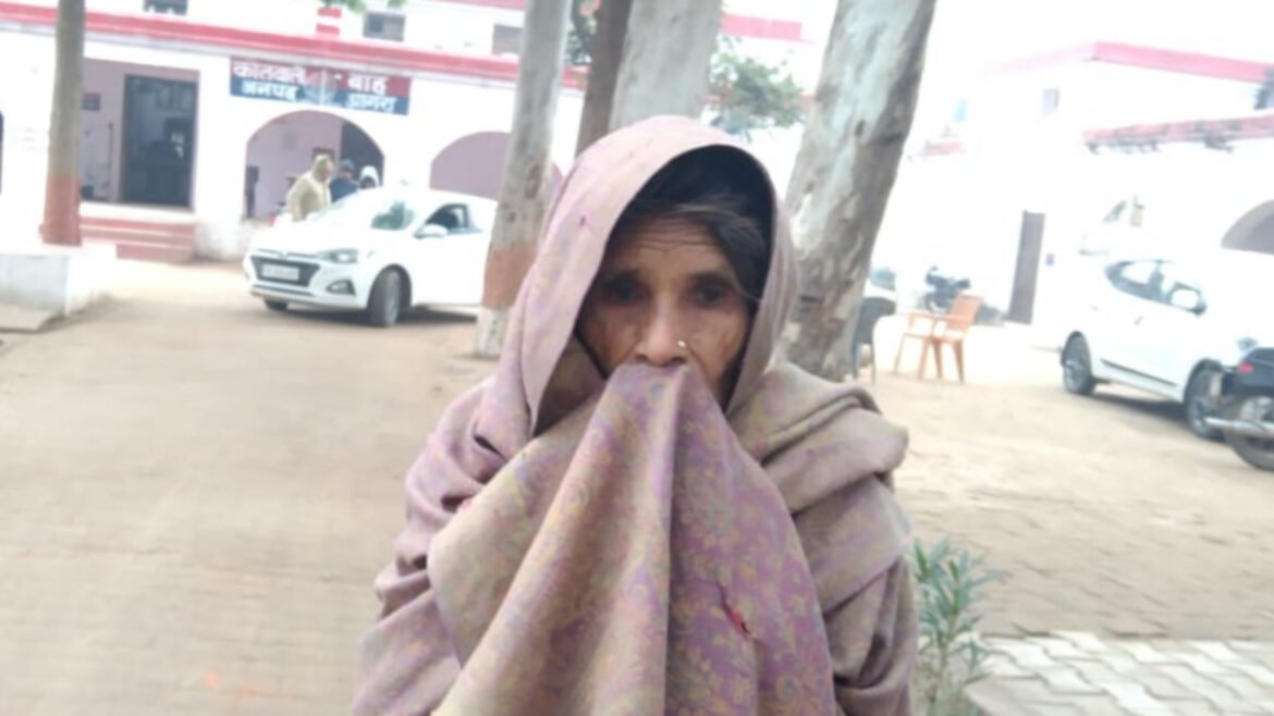 Daughter-in-law fights fiercely with mother-in-law, on complaining, sons do unheard, narrated the incident