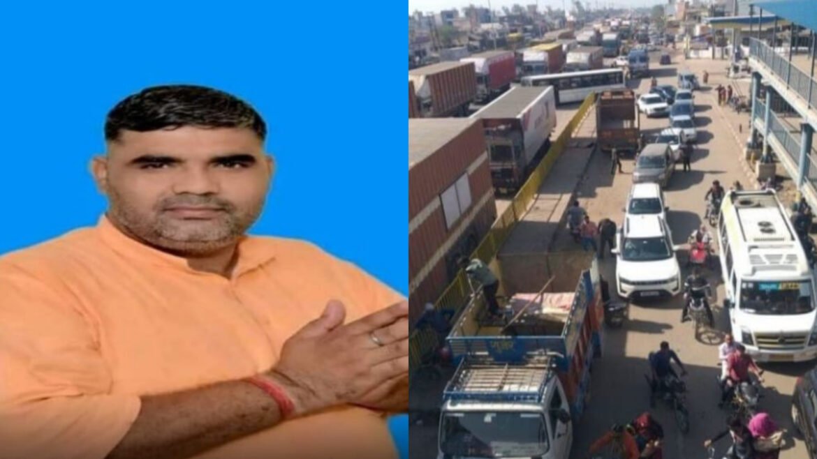 In Mathura, the proposer of the cabinet minister was gunned down, angry villagers blocked the Agra-Delhi highway