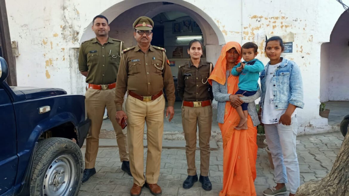 2 year old innocent went missing, police recovered and handed over to relatives
