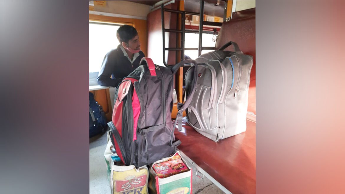 Campaign against vendors-hawkers operating illegally in trains, fine collected