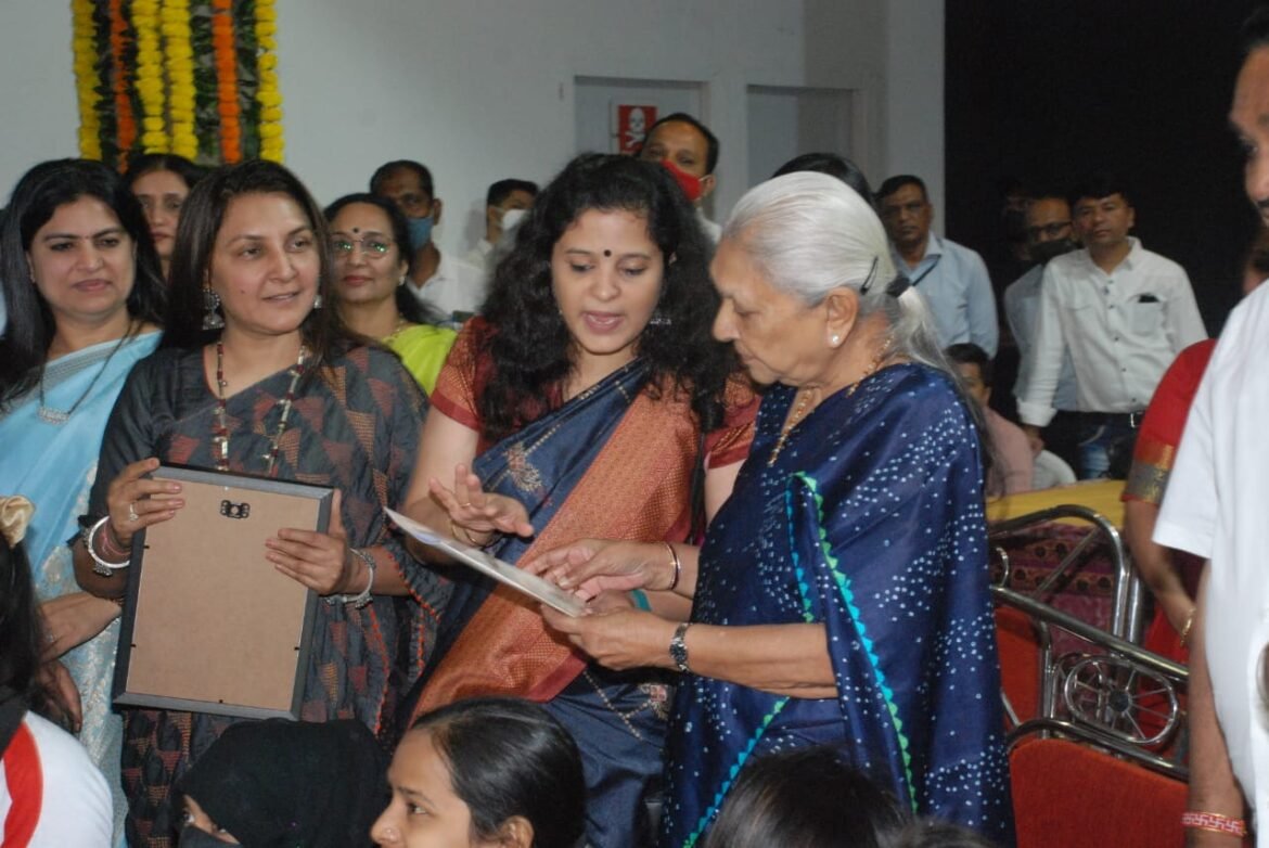 Governor assures administrative support for the world's first Garbh Sanskar and Maternity Home under construction
