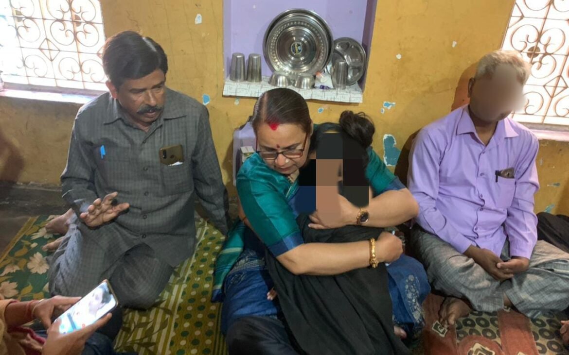 BJP MLA Anjula Mahour reached the house of rape victim, assured of strict action