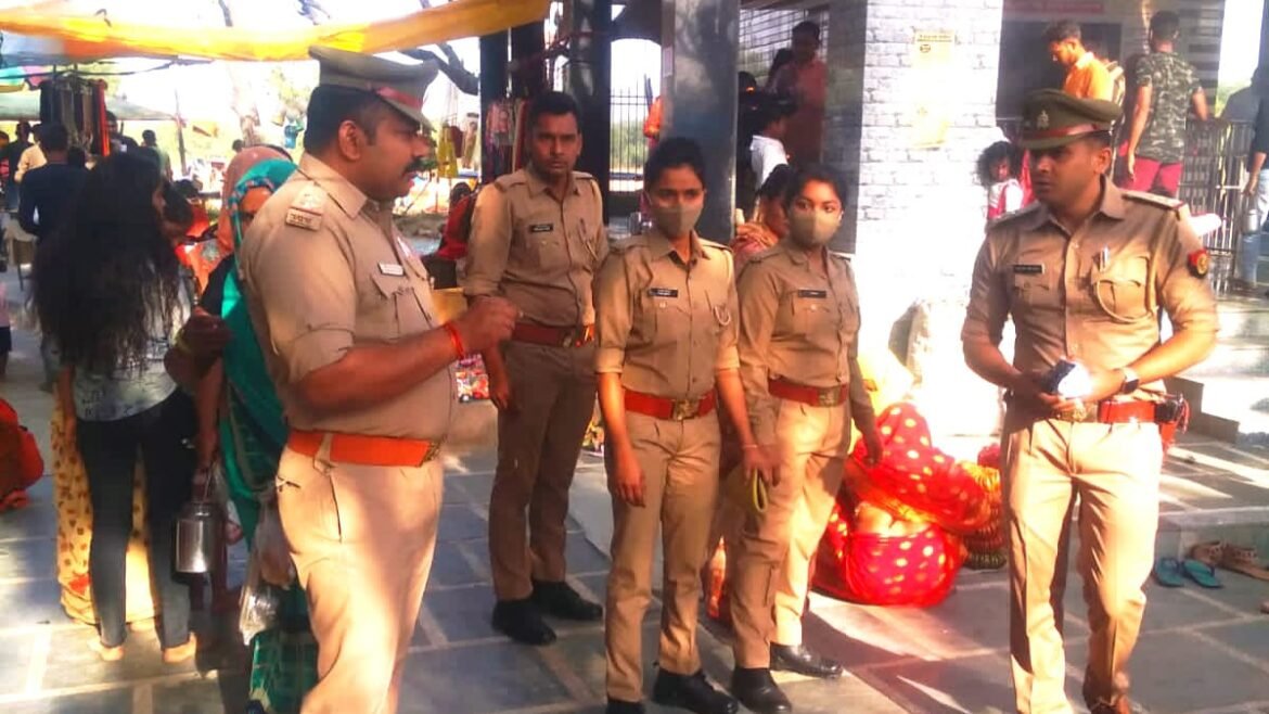 Anti Romeo squad came into action as soon as Navratri started, police alert on temples, screws on the swindlers