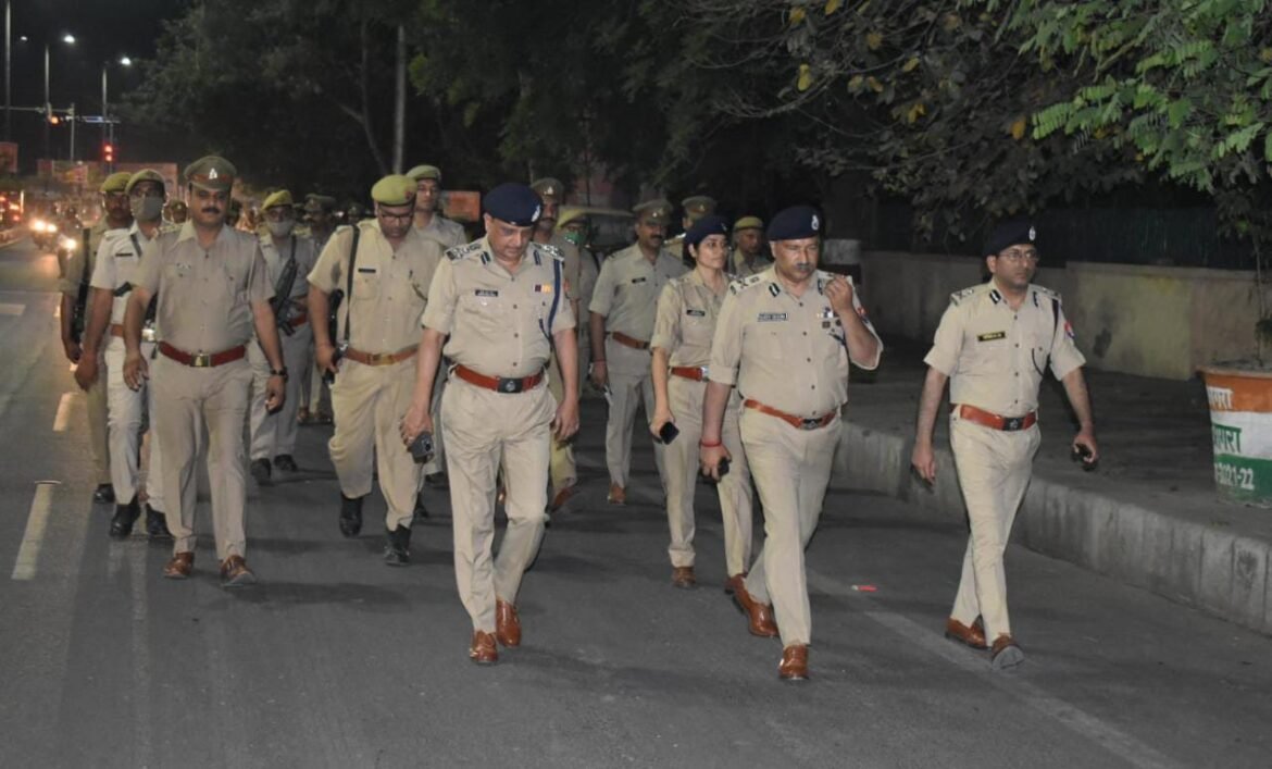 Agra Police active regarding Hindu-Muslim festivals, ADG Rajiv Krishna came on the road with the team