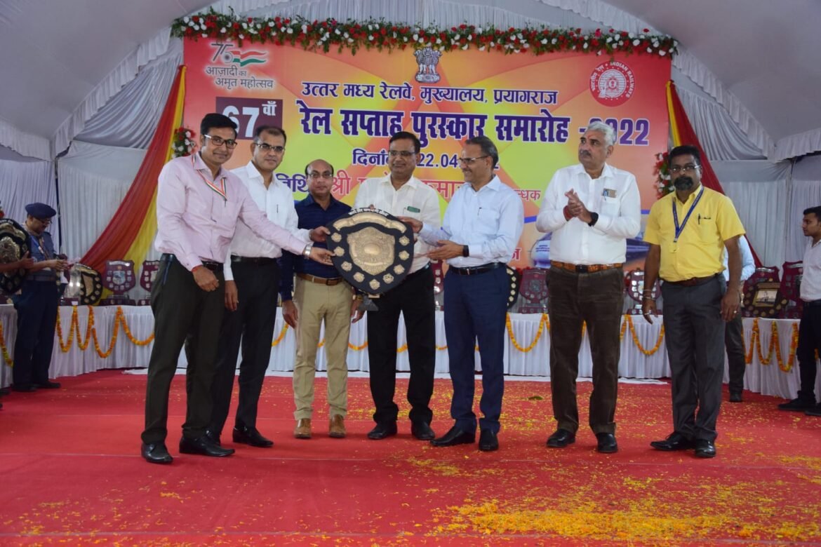 Agra Railway Division won the 67th Rail Week celebrations of NCR, 33 employees and officers honored