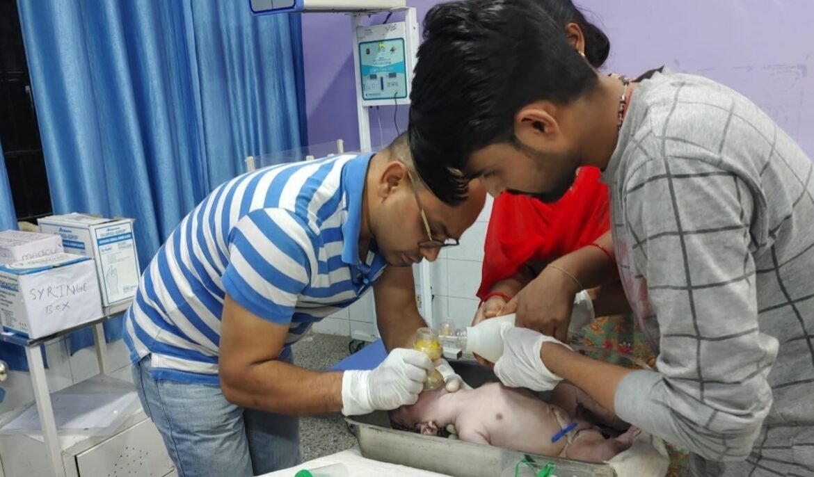 Despite being discharged, the doctor performed his duty, saved the life of the newborn, the video went viral