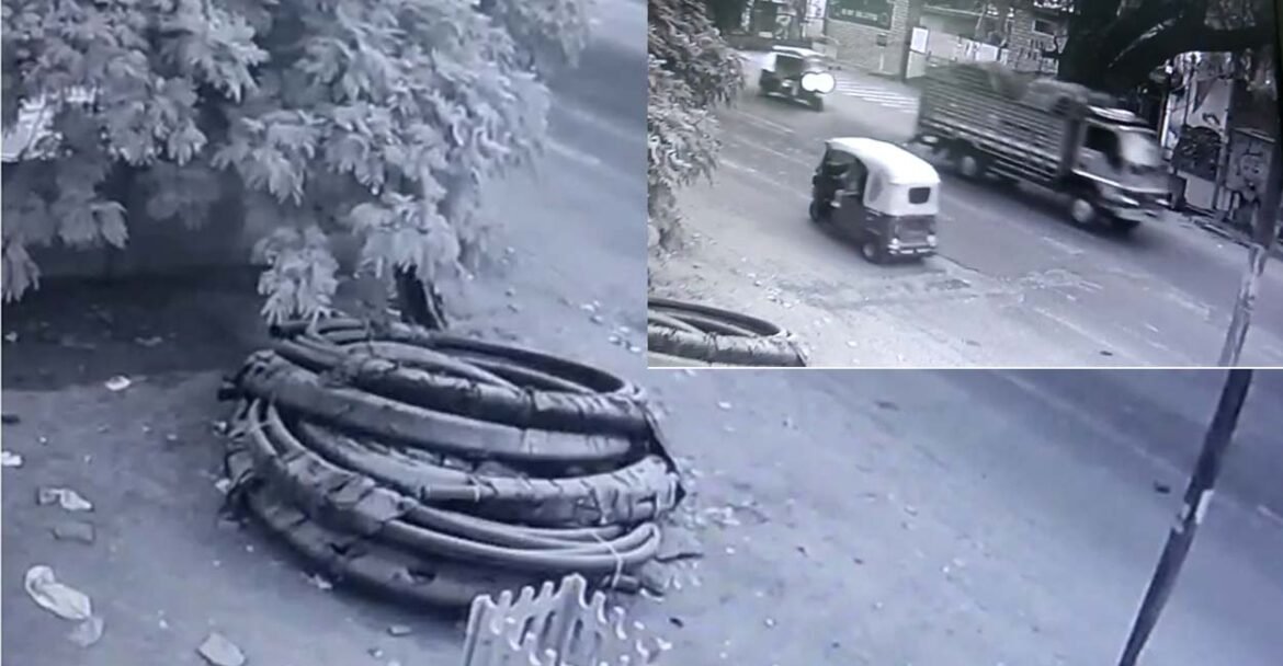 Thieves took bundles of cable worth ten lakh rupees kept on the roadside in Agra