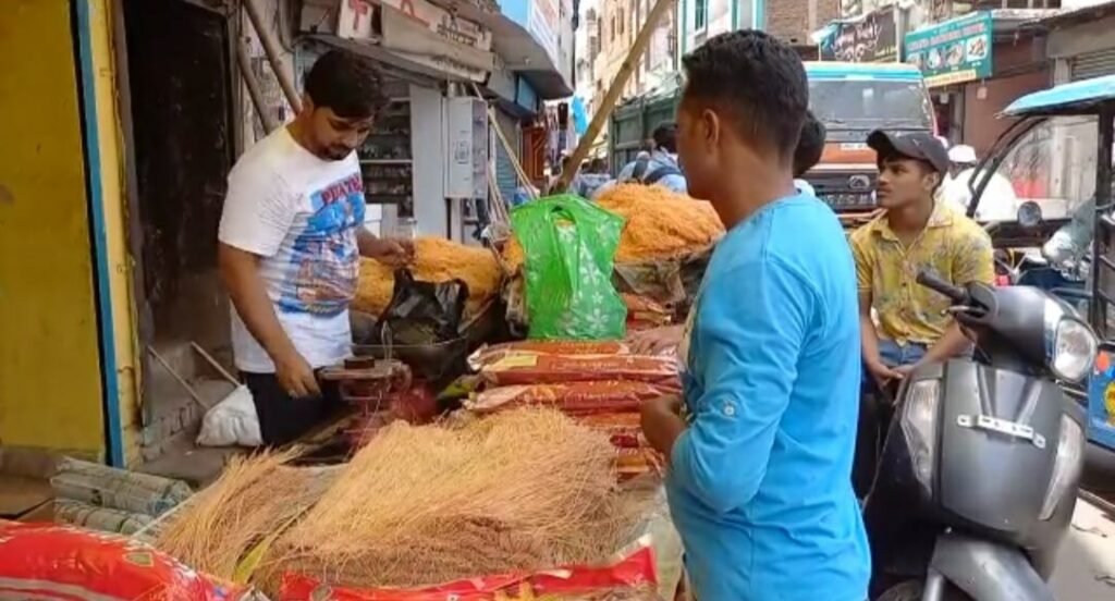 There was a lot of enthusiasm in the markets regarding Eid, shopkeepers were happy due to fierce shopping