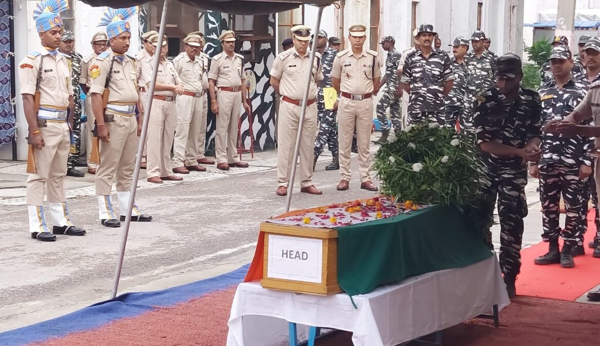 CRPF jawan of Agra dies in Delhi due to bullet, there is uproar among family members