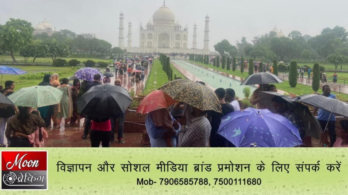 Free entry in Taj Mahal: Thousands of tourists saw the Taj in torrential rains and pleasant weather