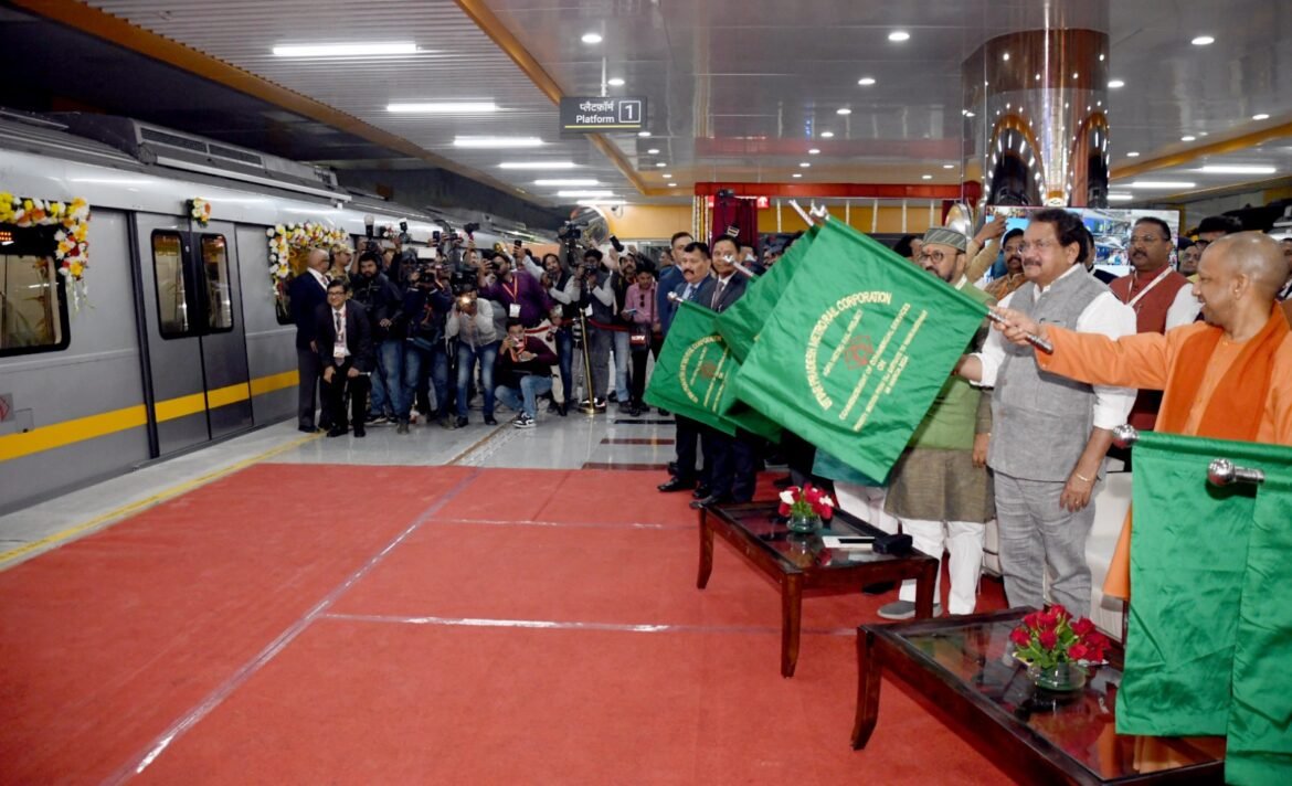 PM virtually inaugurated Agra Metro, CM saw Taj Mahal while traveling in Metro